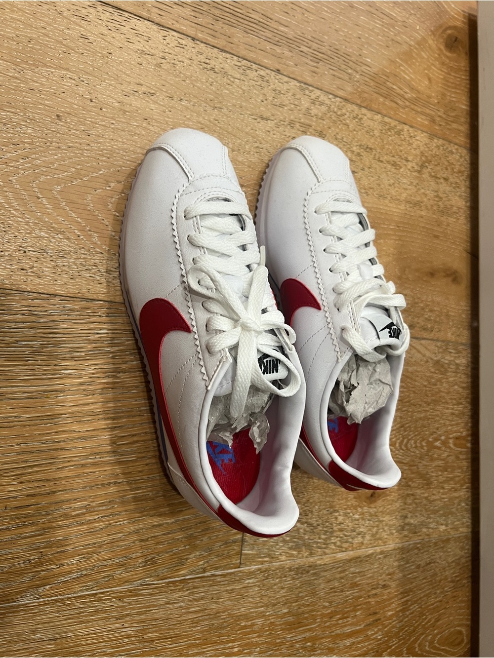 Nike White Sneakers with Red Swoosh/Nike Cortez Leather Women's Shoes
